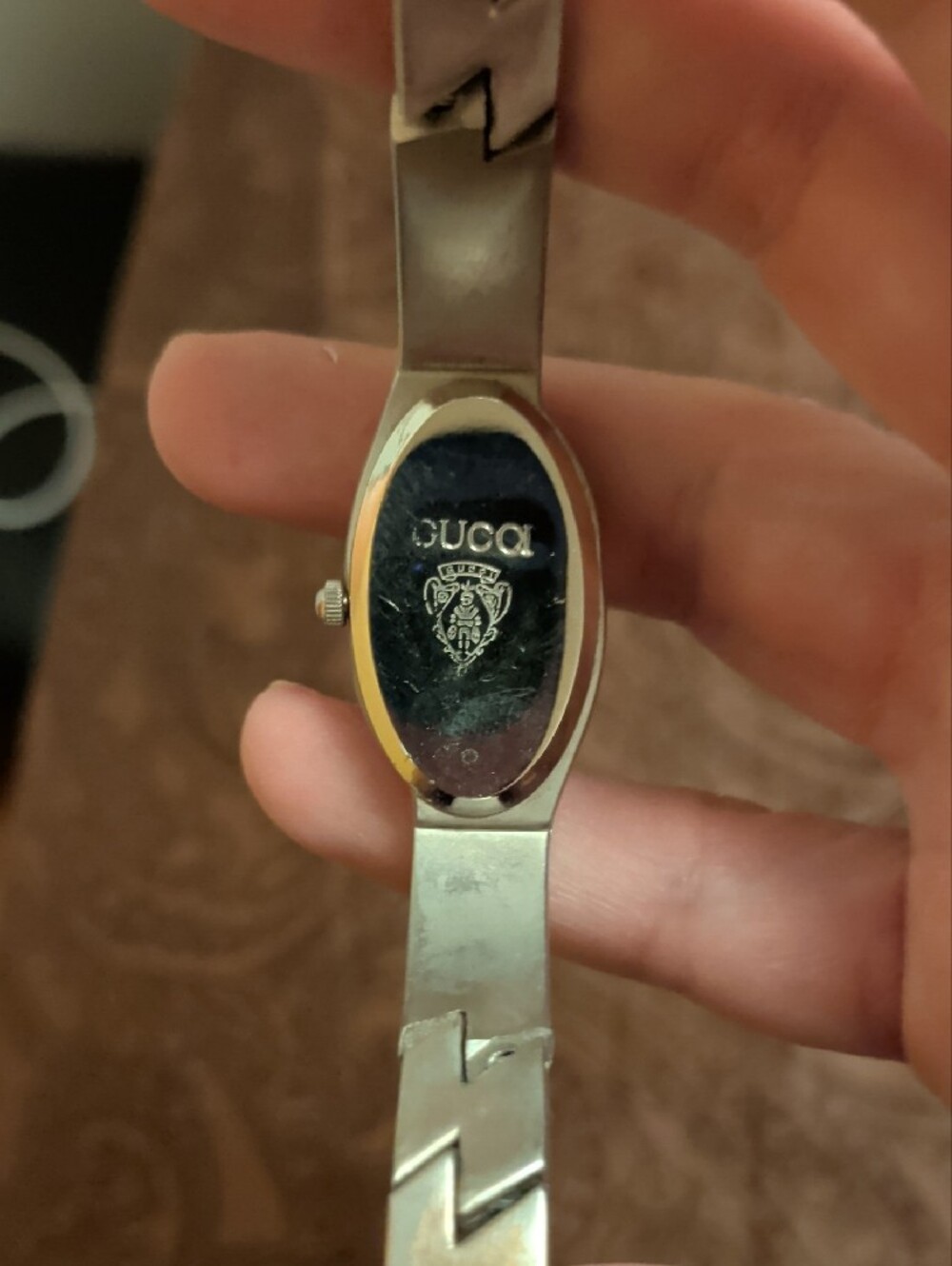 Gucci Silver-Tone Ladies Bracelet Watch with White Dial - Picture 3 of 3